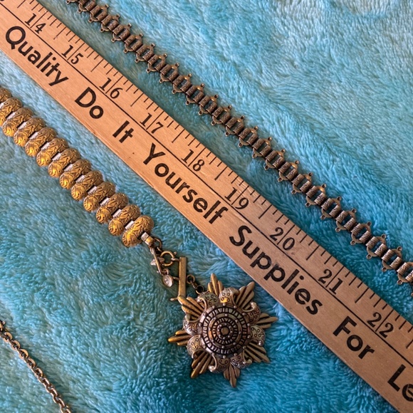 CAbi Trinity necklace EUC - Picture 5 of 7